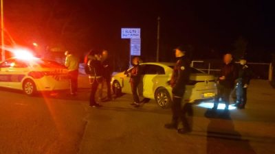 Burhaniye’de, İlçe Emniyet Müdürlüğü ekiplerinin yaptığı sabit ve hareketli uygulamalarda