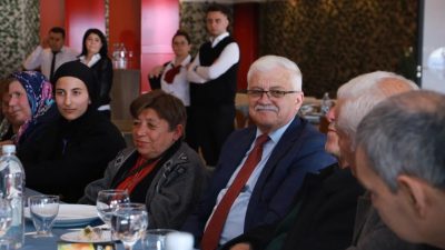 Burhaniye Belediye Başkanı Ali Kemal Deveciler’in önderliğinde, Kenan Sucuoğlu Huzurevi’nde