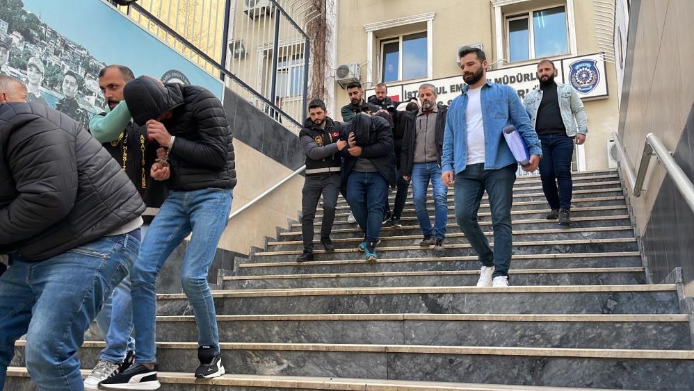 &nbsp;İstanbul merkezli 10 ilde ağır hasarlı araçları satın alarak, çalıntı