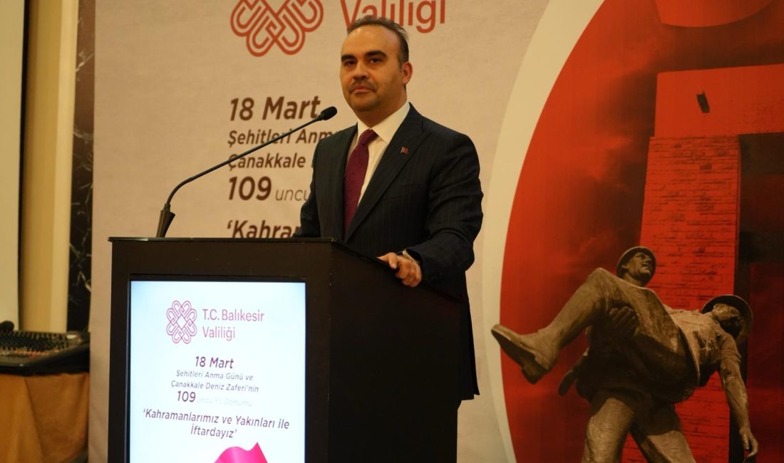 Bakan Kacır: “Bol yıldızlı bayrakların değil, ay yıldızlı bayrağın gölgesinde cumhuriyeti kurduk” Sanayi ve Teknoloji Bakanı Mehmet Fatih Kacır, Balıkesir’de şehit aileleri