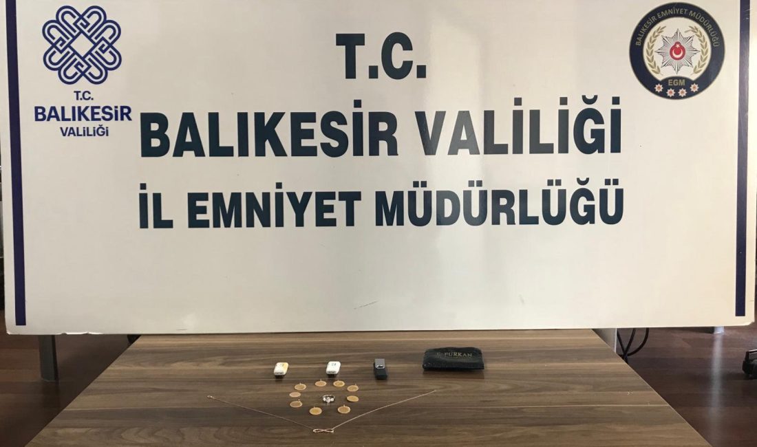 Balıkesir’de bir evin camını kırarak evdeki altın ve paraları çalan