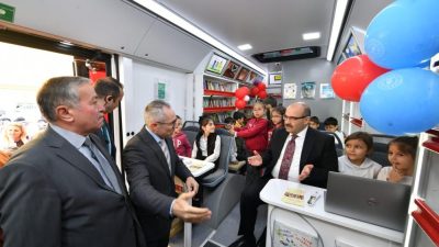 Balıkesir Valisi İsmail Ustaoğlu, Kültür ve Turizm Bakanlığı’nın kütüphane kullanımına
