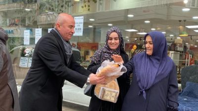 Cumhur İttifakı Erdek Belediye Başkan Adayı Turan Gün, saha çalışmalarında