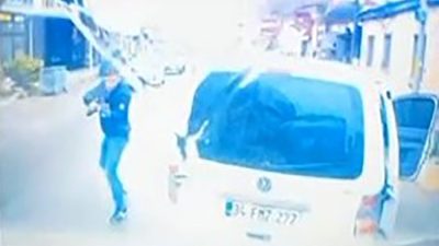  Ayvalık’ta ticari araç sürücüsü ile toplu taşıma aracı sürücüsü arasındaki