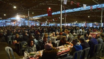 Ayvalık’de, Ramazan ayı nedeniyle Ayvalık Belediyesi tarafından ilçenin en kalabalık