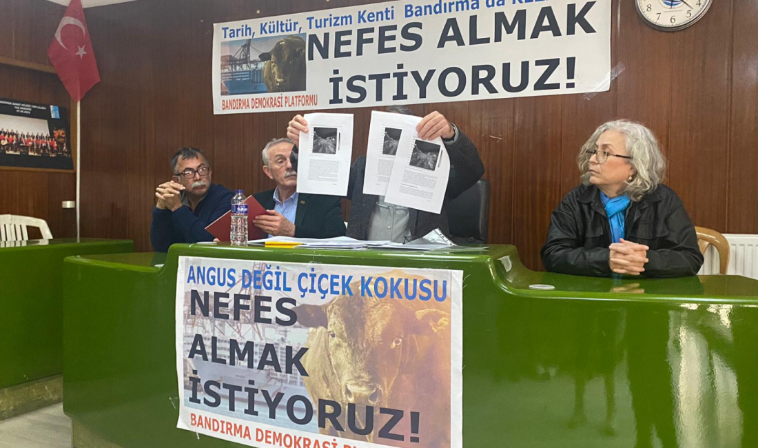 “Ahır kokusu Bandırma halkını bezdirdi” Bandırma Demokrasi Platformu, yaptığı basın açıklamasında Çelebi Limanı’nda yapılan canlı