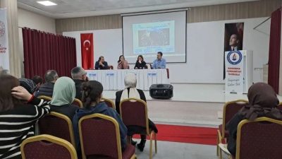 Bandırma Ali Öztaylan İmam Hatip Anadolu Lisesi’nde öğrencilere, “Dijital Dünyada