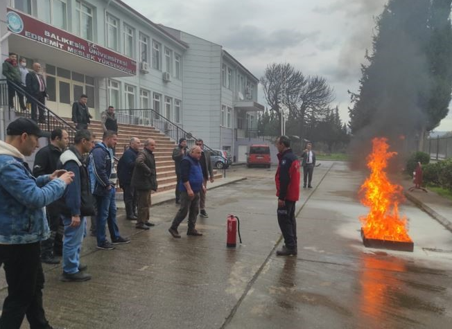 Balıkesir üniversitesi bünyesinde, koruma, kurtarma ve söndürme ekiplerinden oluşan acil