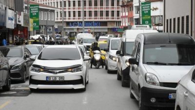 Balıkesir’de şubat ayında trafiğe kayıtlı araç sayısı artarak 594 bin