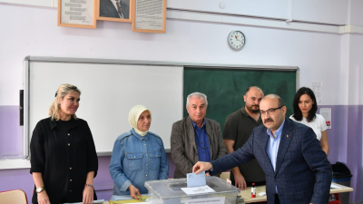 Balıkesir Valisi İsmail Ustaoğlu 31 Mart Yerel Seçimleri için oyunu