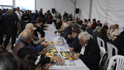 Bandırma’da her sene geleneksel olarak kurulan iftar çadırı Ramazan’ın ilk