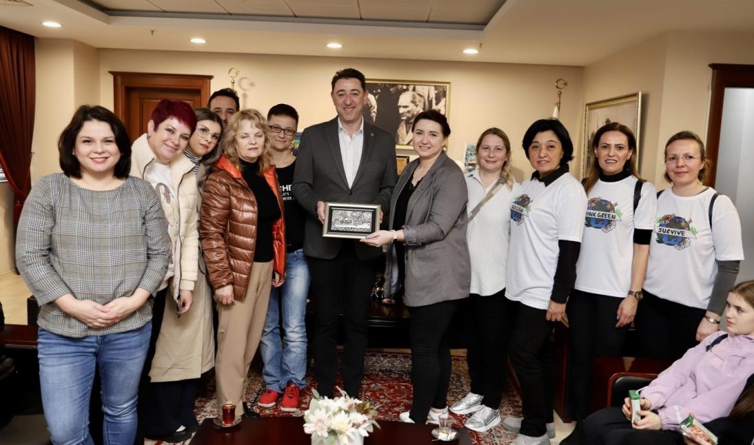 Erasmus projesi kapsamında Bandırma’ya gelen öğrenciler Bandırma Belediye Başkanı Av.