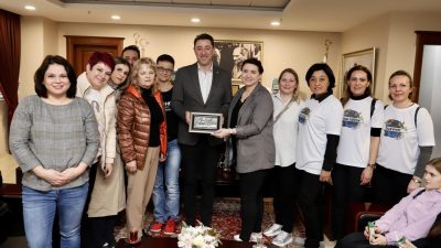 Erasmus projesi kapsamında Bandırma’ya gelen öğrenciler Bandırma Belediye Başkanı Av.