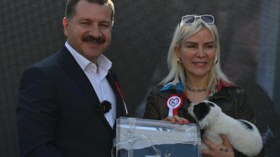 Edremit’te Mutlu Patiler Buluşmasına katılan Balıkesir Büyükşehir Belediye Başkanı Yücel