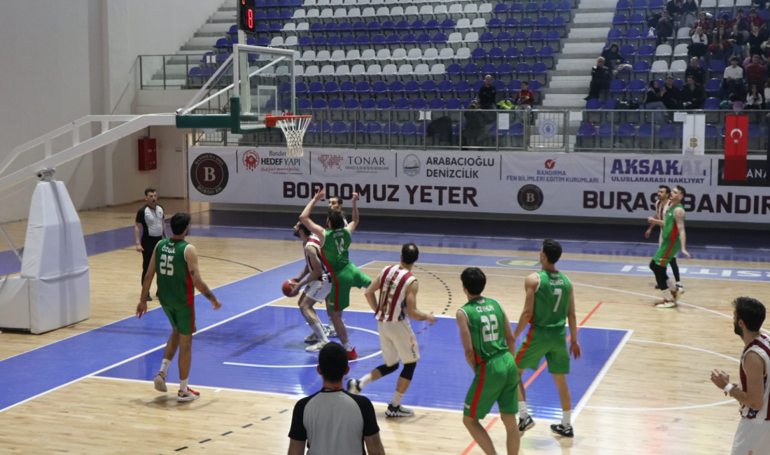 Türkiye Basketbol 2’nci Ligi’nde play-off maçlarında mücadele eden Bordo Basketbol,