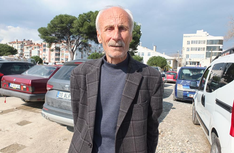 Burhaniye’de 40 yıldır Sübeylidere Mahalle Muhtarlığı yapan Mustafa Demir, tekrar