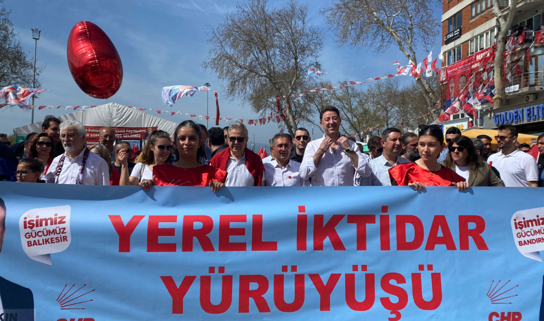 CHP’den Bandırma’da “Saygı yürüyüşü” Yerel seçimlerden 1 gün önce saygı yürüyüşü düzenleyen Bandırma Belediye