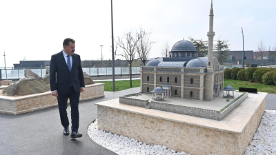 Balıkesir Büyükşehir Belediye Başkanı Yücel Yılmaz, Hilal Minareli Şehitler Camisiyle,