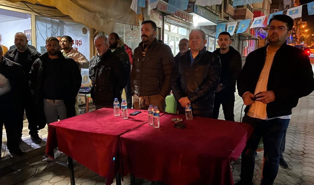 Erdek’te halk buluşması düzenleyen İYİ Parti Erdek Belediye Başkan Adayı