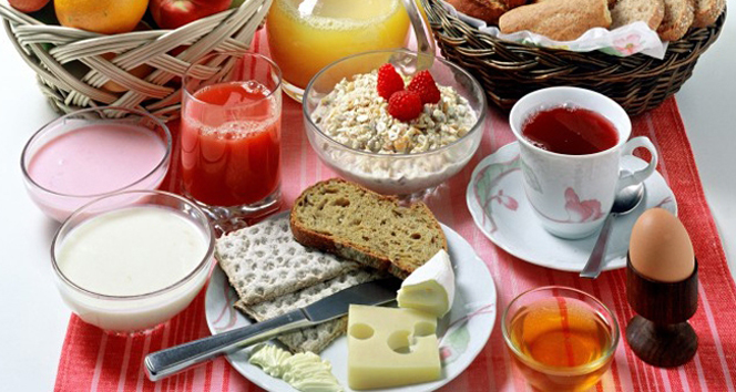 Kahvaltı yapılmadığında gün içerisinde yorgunluk, halsizlik, baş ağrısı, dikkat eksikliği