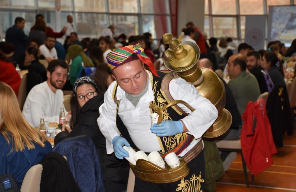 Gençlik ve Spor Bakanlığının “Merkezimde Ramazan” İftar programında protokol üyeleri