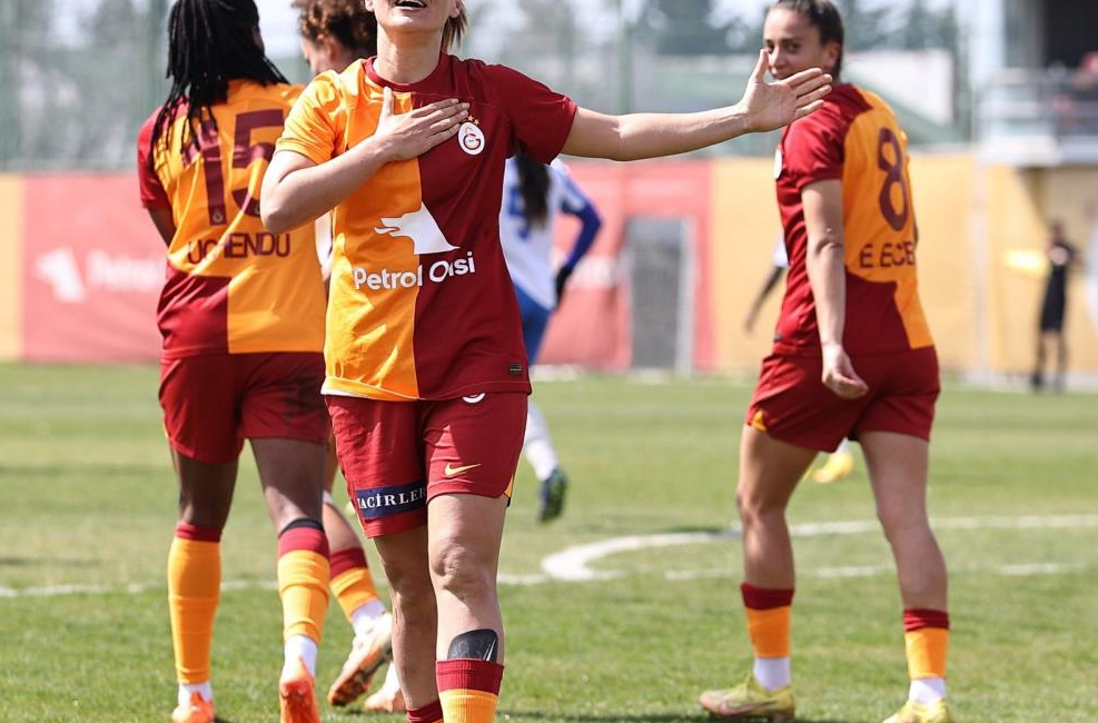 Galatasaray, Turkcell Kadın Futbol Süper Ligi’nde Hakkarigücü Spor’u 90+5’te gelen