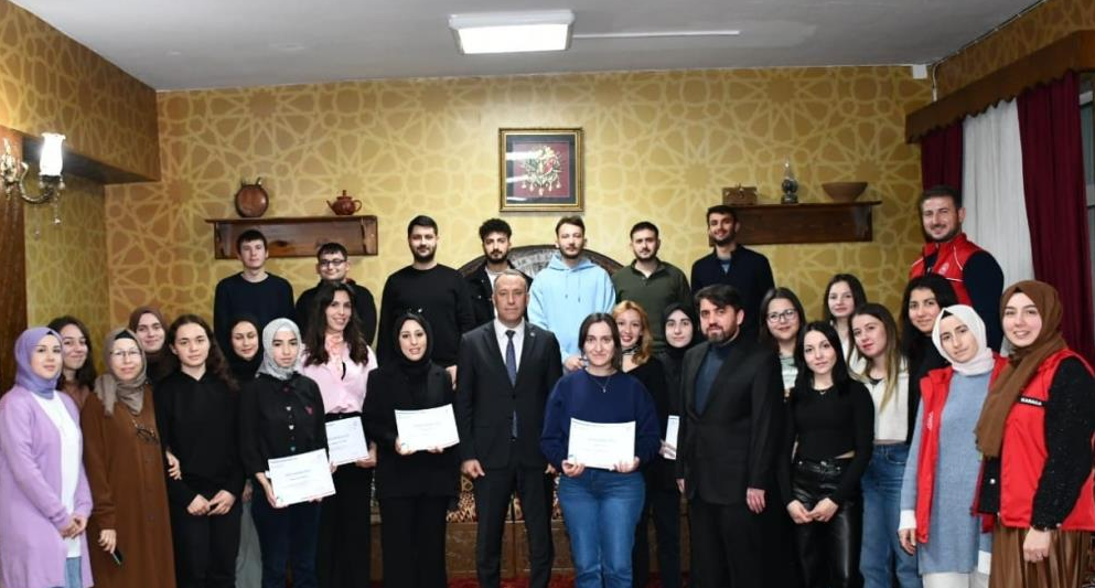Balıkesir Gençlik Merkezinde, Kariyer Planlama, CV ve Motivasyon Mektubu Yazma