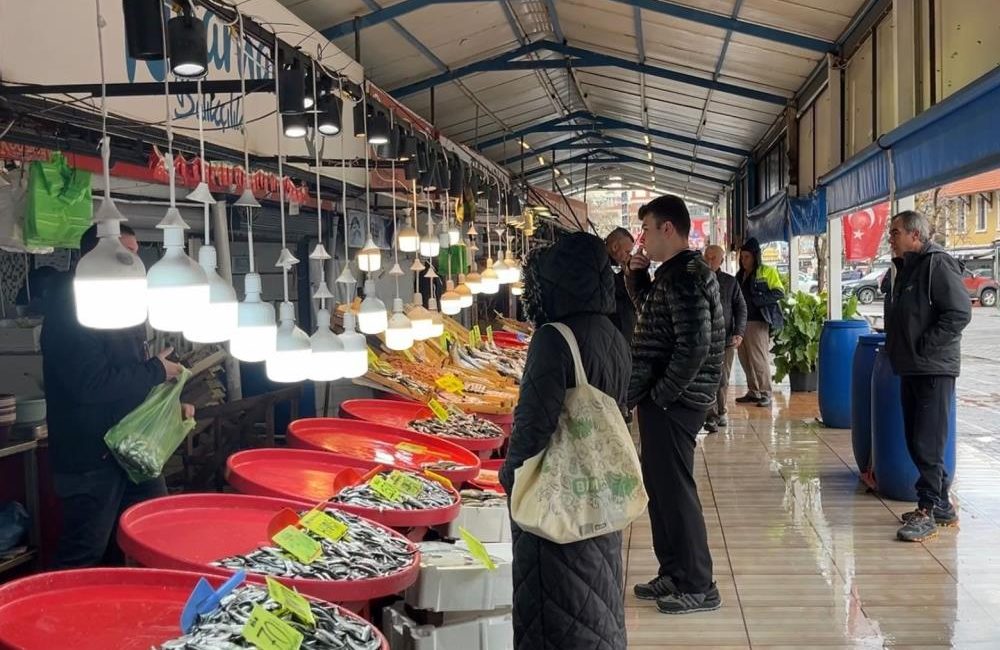  Balıkesir Büyükşehir Belediyesi Bandırma Su Ürünleri Hali’nde Ramazan Ayı nedeniyle