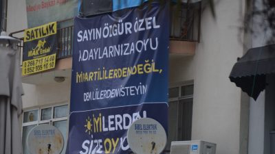 Bandırma’da halk ile bir araya gelen Özgür Özel, Bandırma Cumhuriyet
