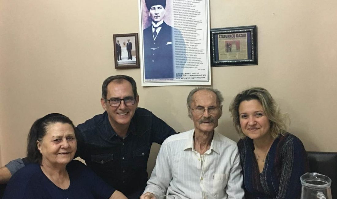 1962 yılında Rusya ve Kanada’ya diğer Kazaklarla göç etmeyip Atatürk