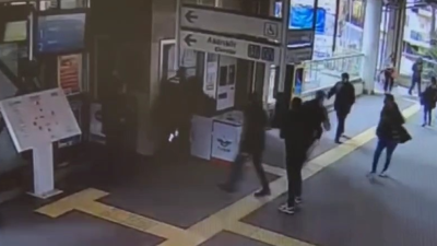 Göztepe Marmaray İstasyonu’nda temizlik görevlisi olarak çalışan Çetin A., güvenlik