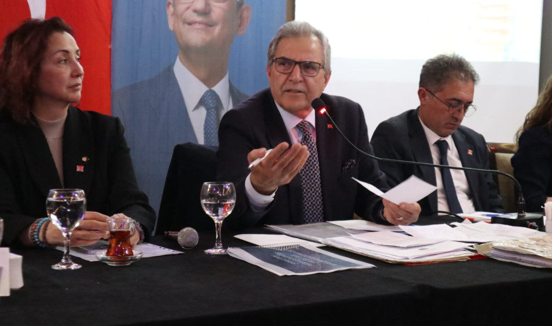 Mirza:”Bayrak yaktığımı ispat etsin kendimi Cumhuriyet Meydanı’nda yakarım” CHP Bandırma Belediye Başkan Adayı Dursun Mirza, düzenlediği iftar yemeğinde