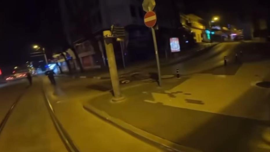 Bursa’da bir motosiklet sürücüsü polis ekiplerinin denetimlerini görünce uygulama noktasından