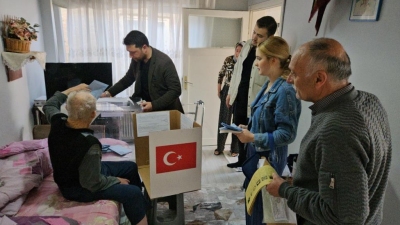 Türkiye genelinde olduğu gibi Balıkesir’in Sındırgı ilçesinde kurulan 123 sandıkta,