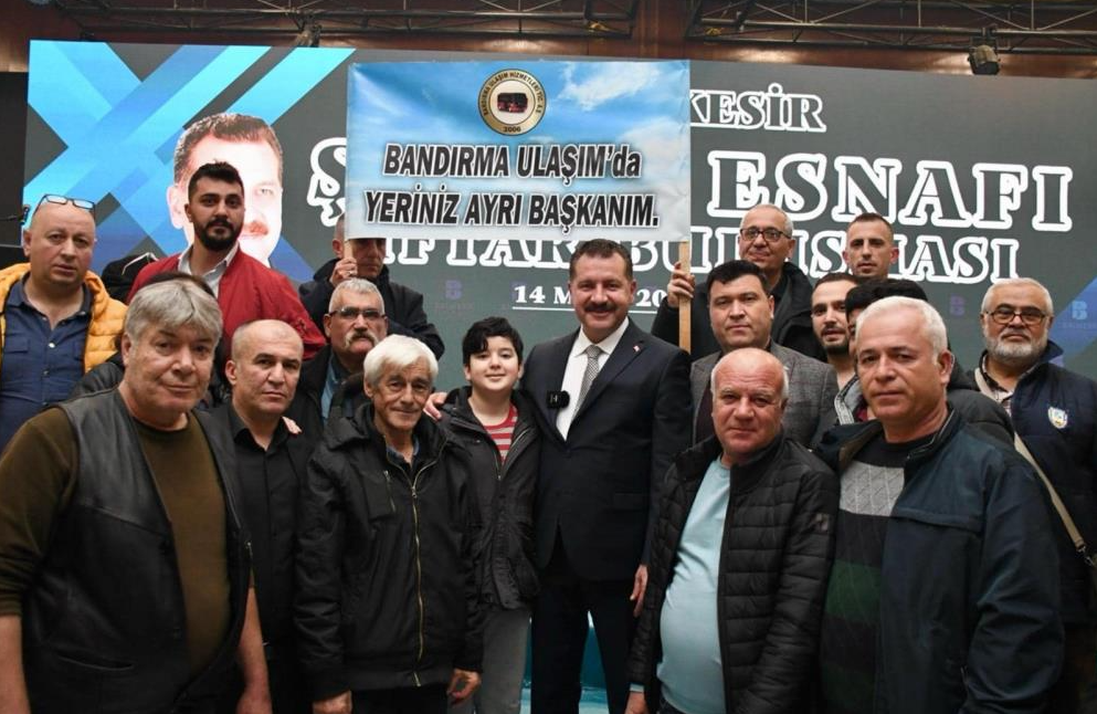 Şoför esnafıyla bir araya gelen Balıkesir Büyükşehir Belediye Başkanı Yücel