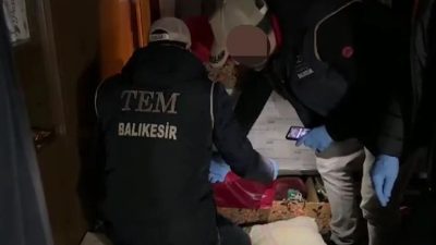Balıkesir polisi, terör örgütü DEAŞ’a yönelik operasyon çerçevesinde yabancı uyruklu