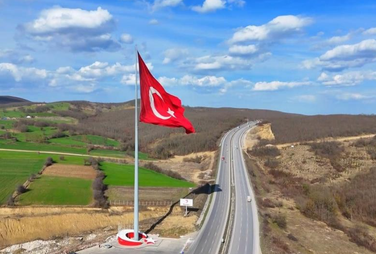 Samsun-Ankara karayolu üzerinde bulunan ve 2 bin metrekarelik boyutuyla “Türkiye’nin