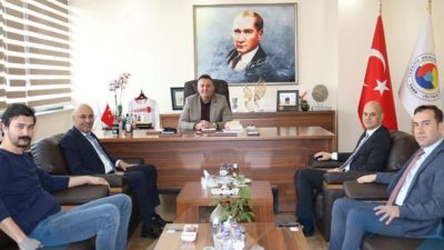 Başkan Yılmaz makamında T.C. Ziraat Bankası A.Ş. Balıkesir Bölge Yöneticisi,