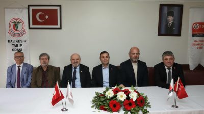 CHP Balıkesir Büyükşehir Belediye Başkan Adayı Ahmet Akın, “Tıbbiyeli Hikmet’in
