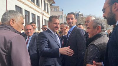 Bandırma’da esnaf ziyareti gerçekleştiren Balıkesir Büyükşehir Belediye Başkanı Yücel Yılmaz