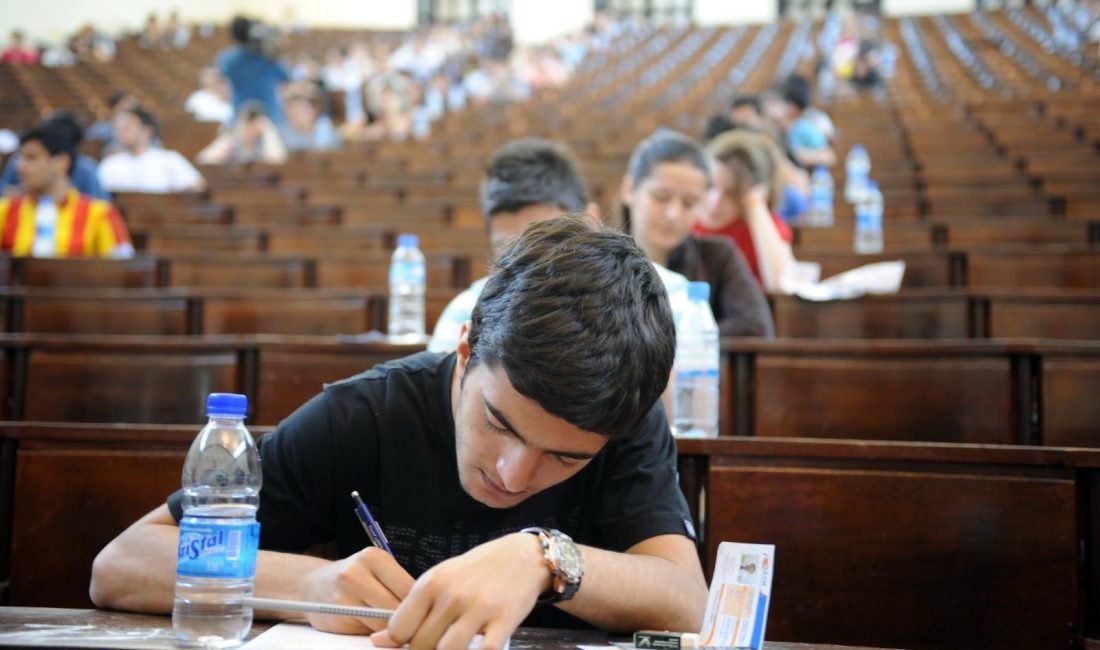 YÖK, YKS için ikinci geç başvuru hakkı tanıdı Yükseköğretim Kurulu (YÖK), Yükseköğretim Kurumları Sınavı (2024-YKS) için ikinci geç