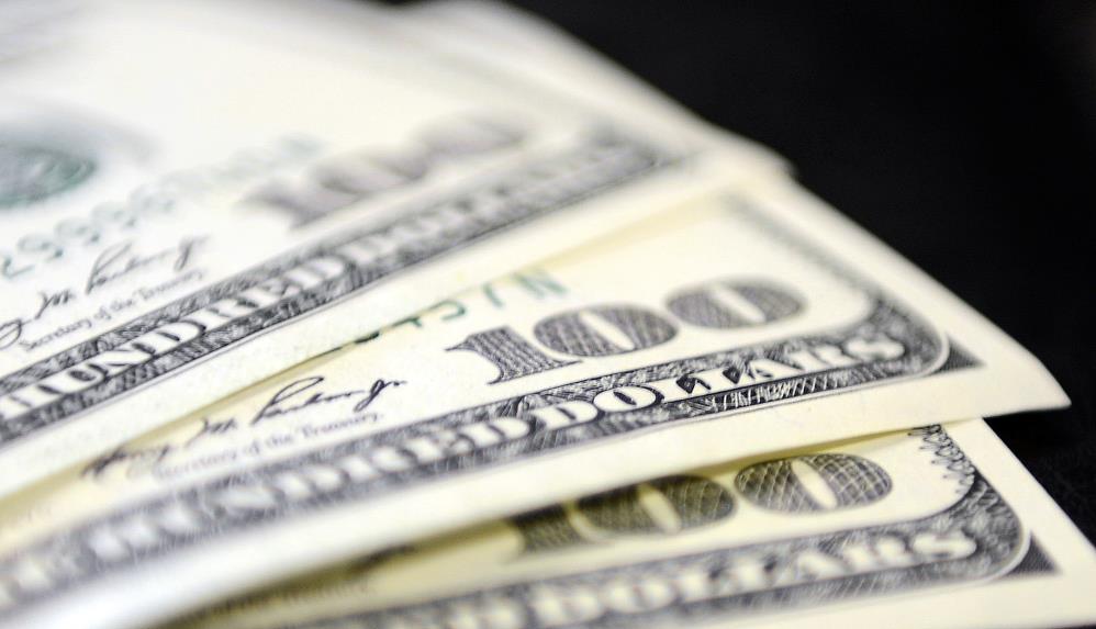 Dolar 32,2080 liradan, euro ise 35,0330 liradan güne başladı.İstanbul Kapalıçarşı’da