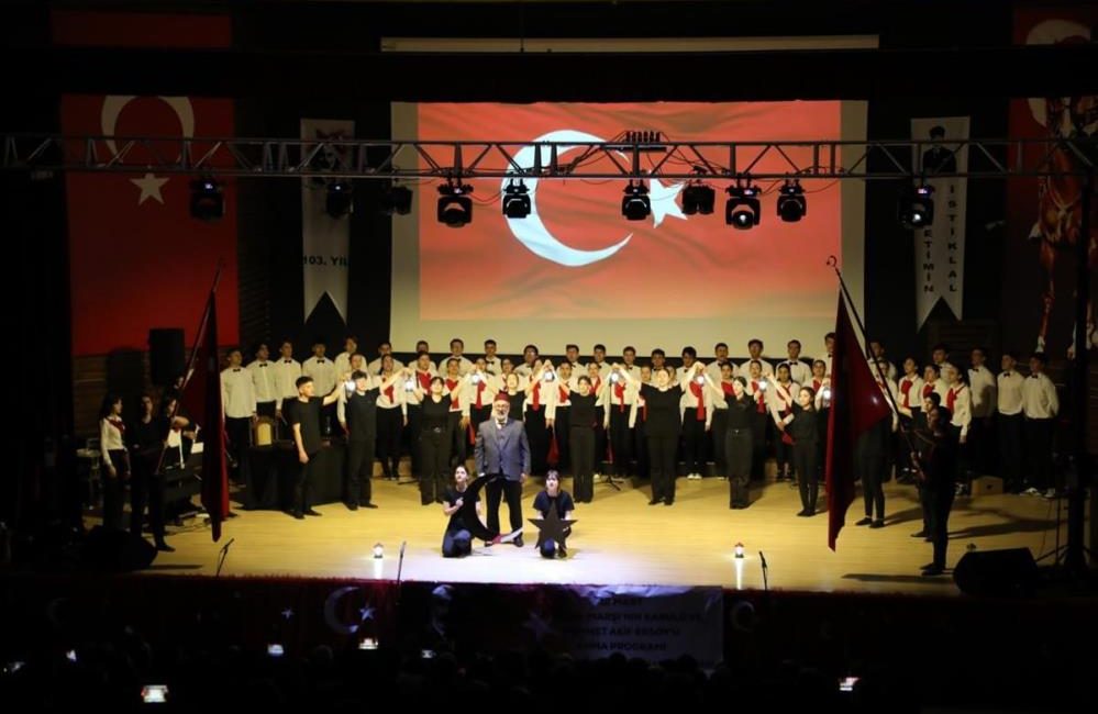 Milli Şair Mehmet Akif Ersoy’un yazdığı İstiklal Marşı’nın kabulünün 103.