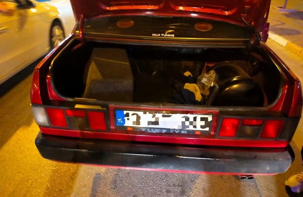 Balıkesir’de polis ekipleri yüksek ses ve abartı egzoz ile çevreyi