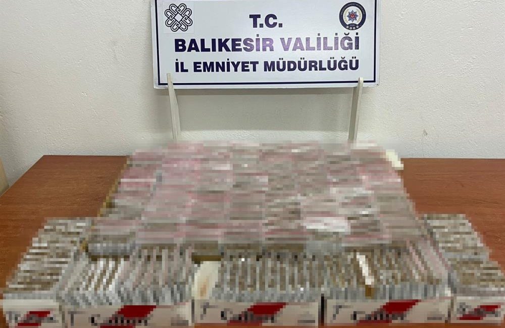 Burhaniye’de polis tarafından yapılan operasyonlarda 5 bin 980 adet kaçak