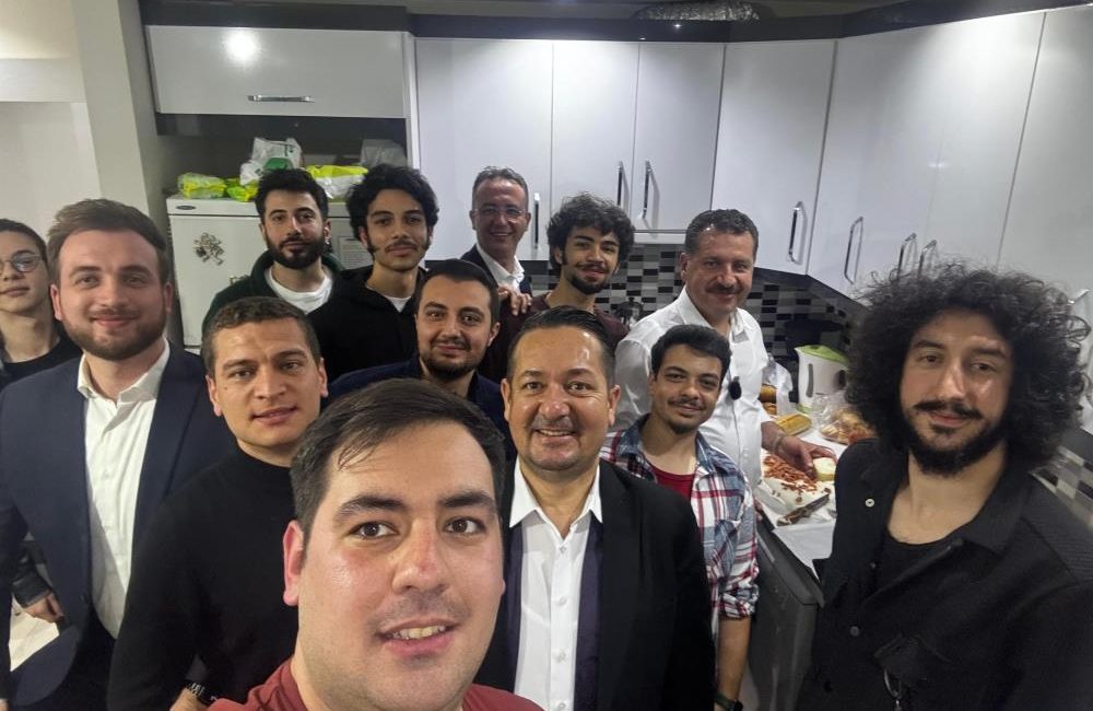 Balıkesir Büyükşehir Belediye Başkanı Yücel Yılmaz, kendi paylaşımını repost ederek