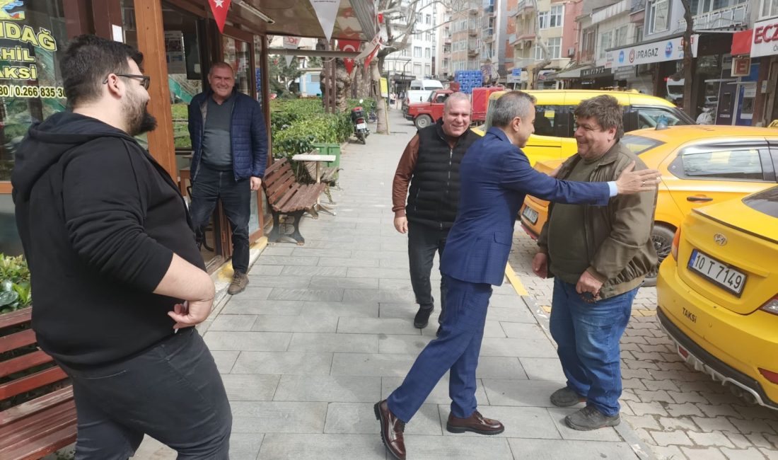 Ramazan dolayısıyla esnaf ziyareti gerçekleştiren Erdek Kaymakamı Atakan Atasoy, Erdekli