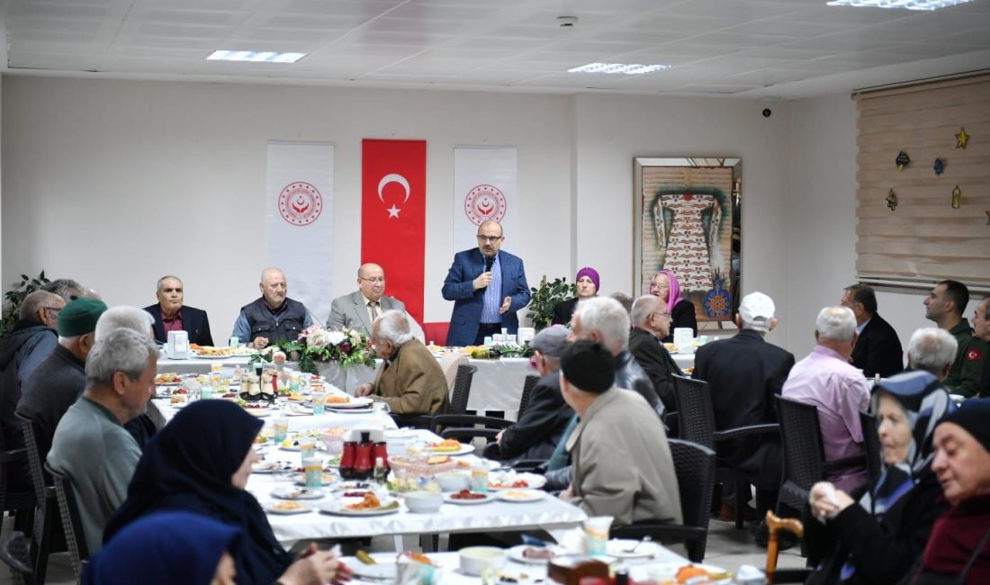 Vali İsmail Ustaoğlu, Karesi Huzurevi Yaşlı Bakım ve Rehabilitasyon Merkezi’nde
