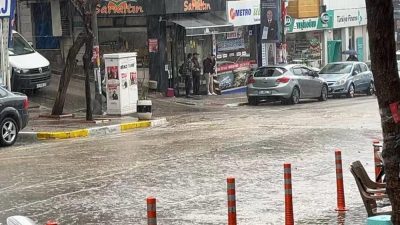 Bandırma’da ani bastıran sağanak yağış ve dolu 10 dakikada hayatı