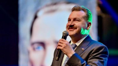 Çevre dostu yatırımlarıyla Balıkesir’i yarınlara hazırlayan Büyükşehir Belediye Başkanı Yücel